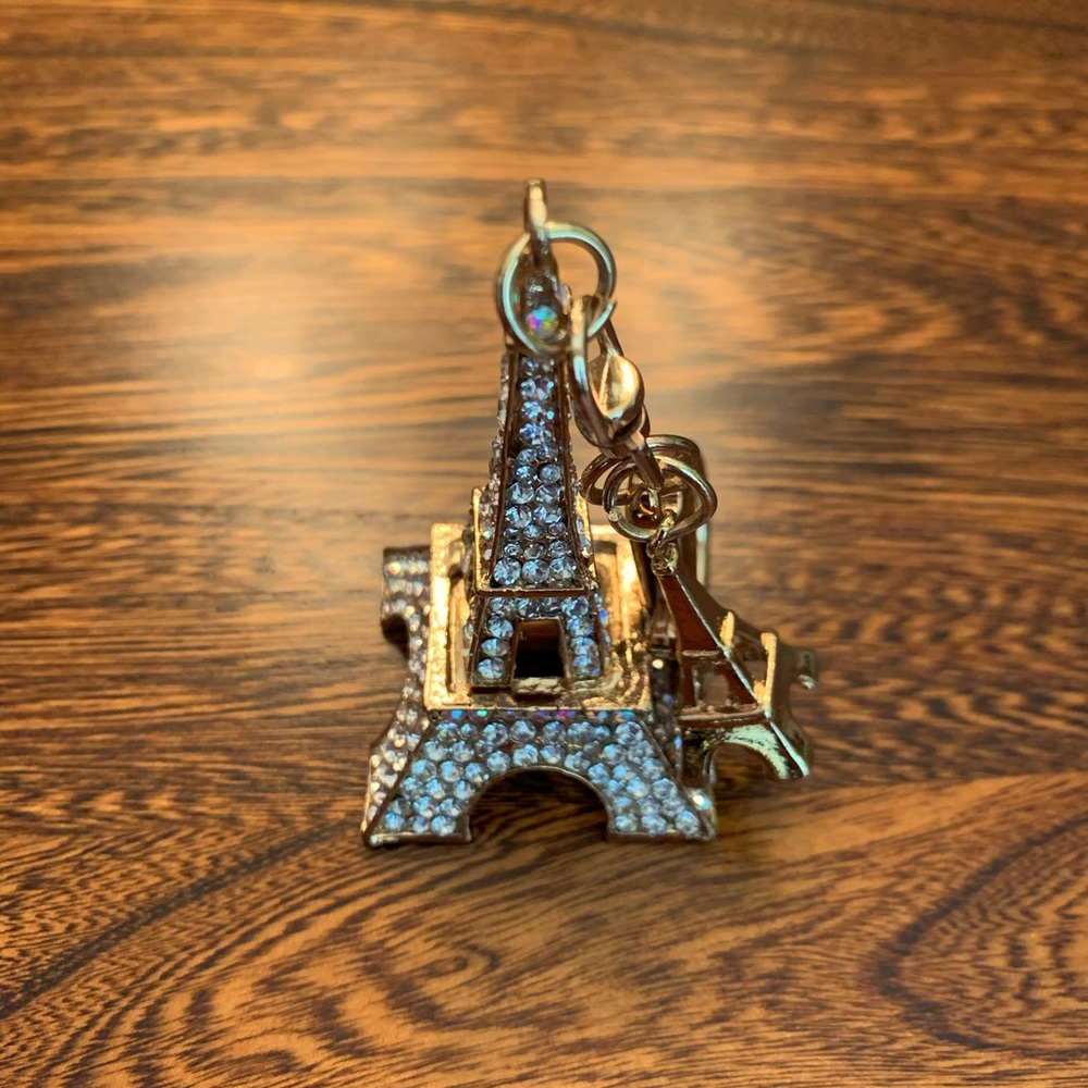 Bag charm. Key organizer. Eiffel tower.